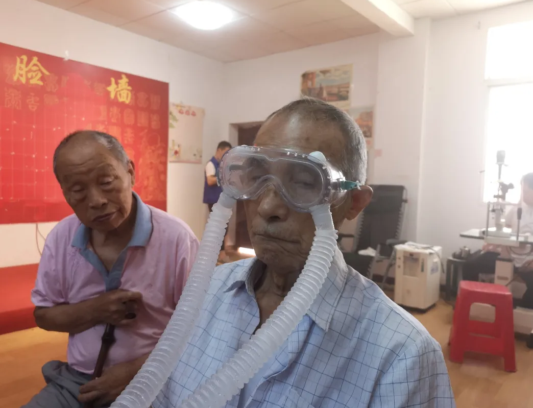 爱心(j��)义诊