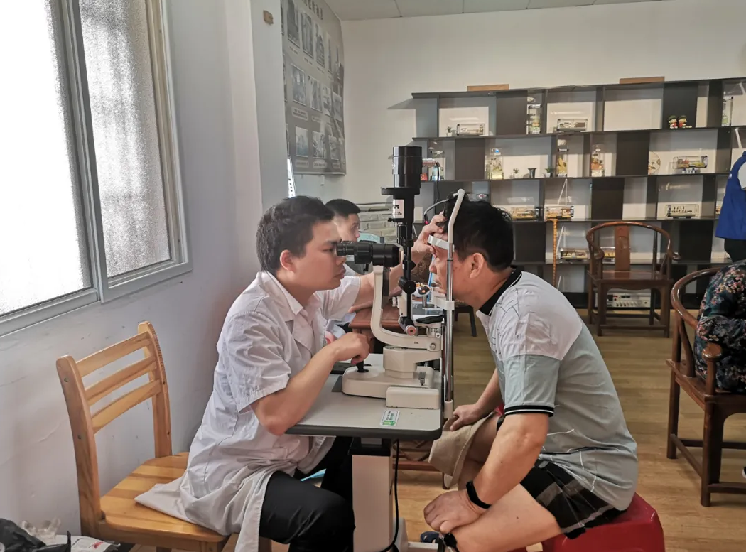 银�v俩宝贝爱�?j��)义�? width=