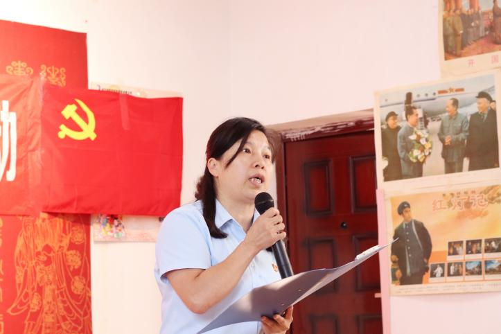 銀海倆寶貝黨支部書記 周艷純